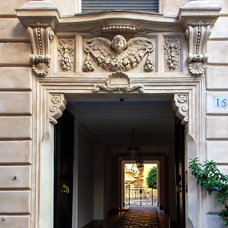 Bernini Stay, Next To Trevi Fountain * Roma