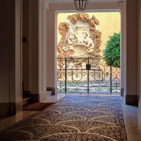 Bernini Stay, Next To Trevi Fountain * Roma